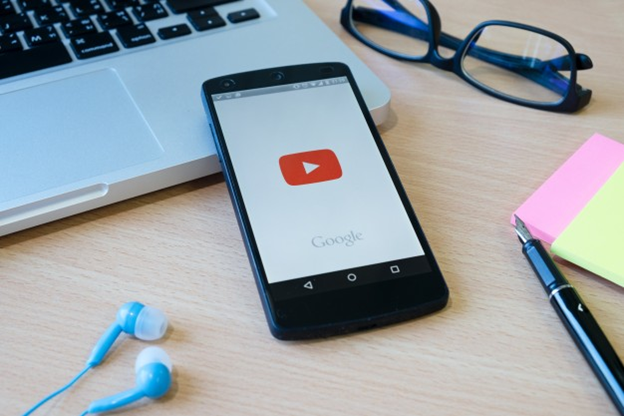 Select an attractive thumbnail for your videos
